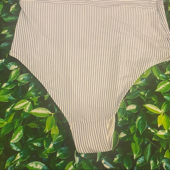NWT H&M Blue & White Striped V-Neck Ruffle Swimsuit - XL - Picture 6 of 14